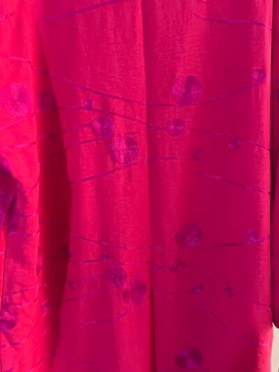 Abaya short open long sleeve Hot pink -  عباية مفتوحة قصيرة مع اكمام زهري فاقع - Image 4